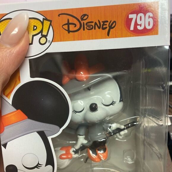 Funko POP! Disney Halloween Collectors Set - Spooky Mickey, Witchy Minnie - Picture 9 of 11